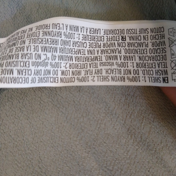 3/$15 or $10 Forever 21 pale green adjustable strap tank top - Picture 7 of 7